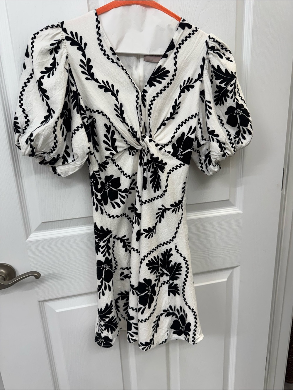 Black & White Floral Twist-Front Puff Sleeve Dress